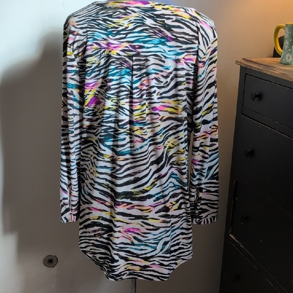 Dana Buchman Pink and Blue Polo Blouse with 3/4 Sleeves - Picture 8 of 8